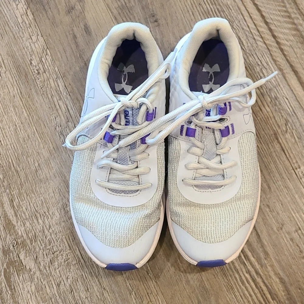 Under Armour Grade School Outhustle Print Running Shoes Size 4
